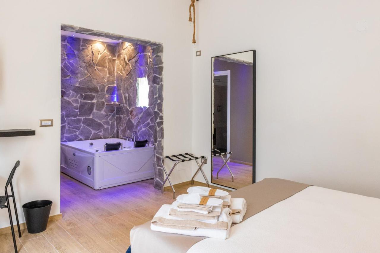 Lovely Rooms - Guest House Suites Triggiano Buitenkant foto