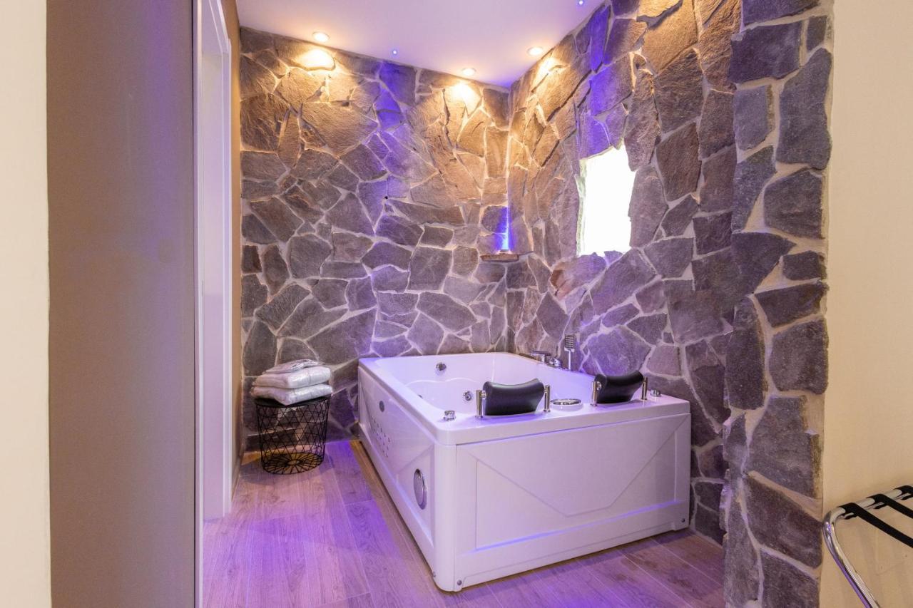 Lovely Rooms - Guest House Suites Triggiano Buitenkant foto