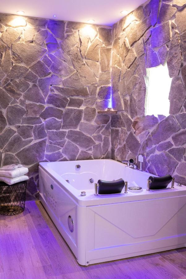 Lovely Rooms - Guest House Suites Triggiano Buitenkant foto