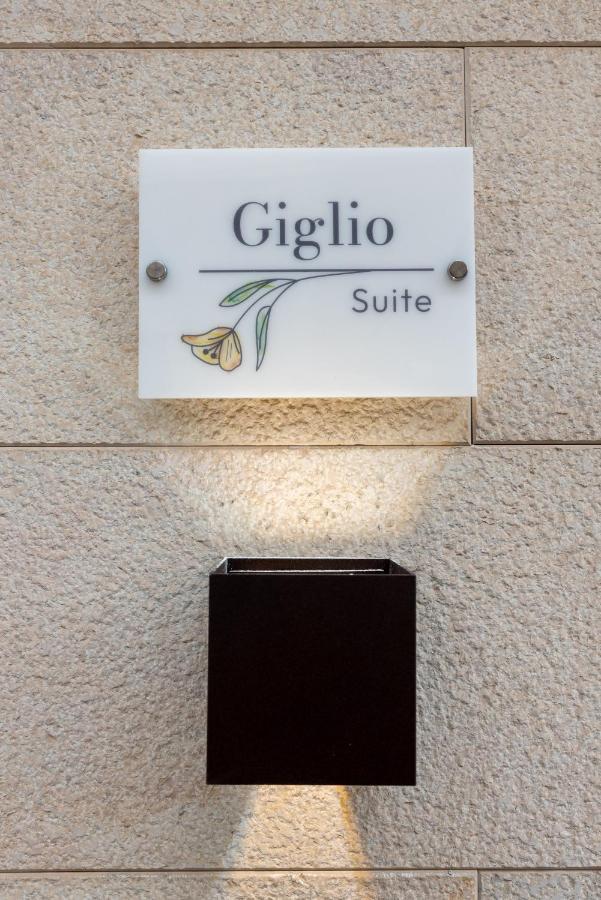 Lovely Rooms - Guest House Suites Triggiano Buitenkant foto