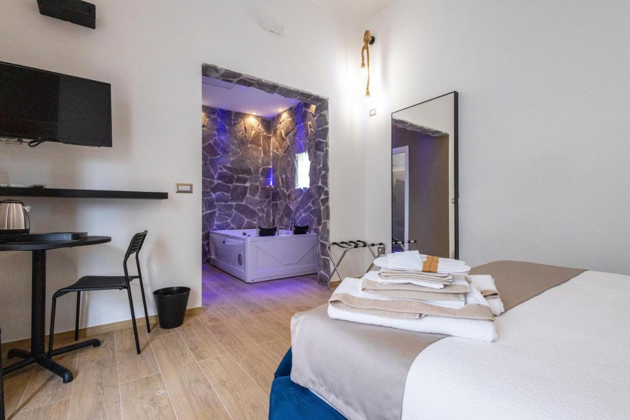 Lovely Rooms - Guest House Suites Triggiano Buitenkant foto