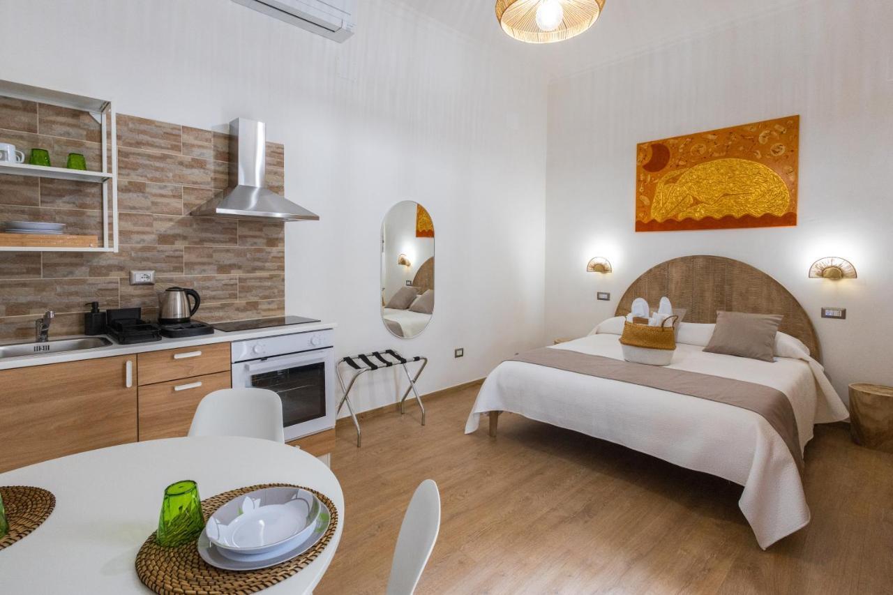 Lovely Rooms - Guest House Suites Triggiano Buitenkant foto