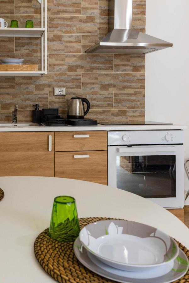 Lovely Rooms - Guest House Suites Triggiano Buitenkant foto